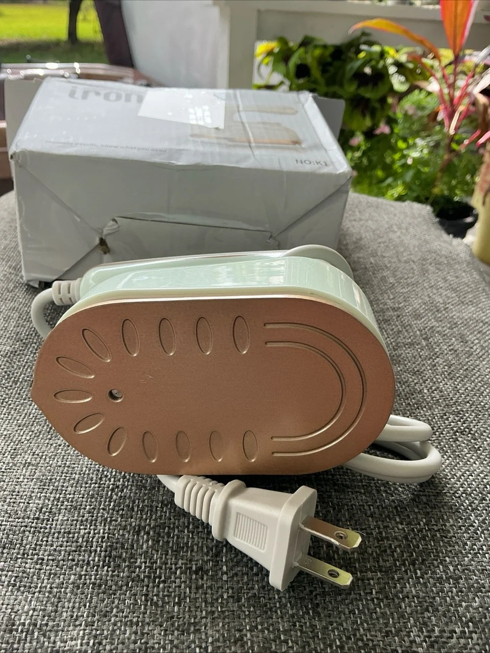 IRO Portable Electric Iron K1 in Cream with Gold Trim